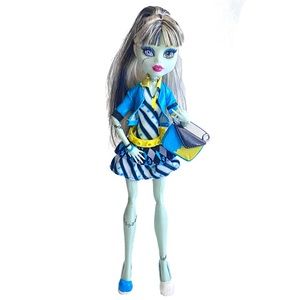 Monster High Frankie Stein Picture Day Doll G1